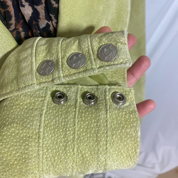 Light green 100% Leather/suede Long Sleeve Jacket. Size L. - Picture 6 of 15